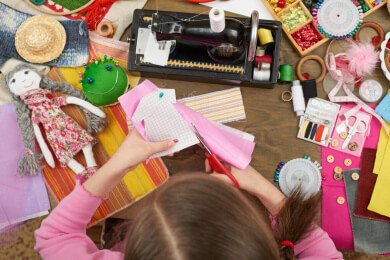 Über die Geschichte und Eigenschaften von Haken und Ösen