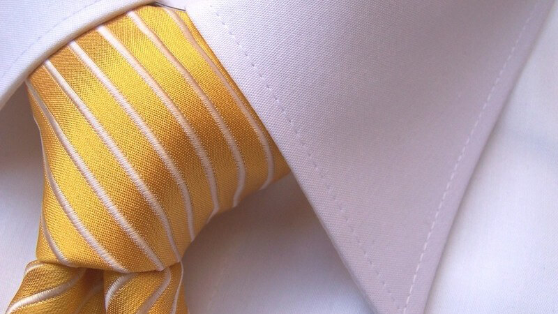 So gelingen der einfachste aller Knoten für Krawatten, der pfiffige Kelvin und die Erweiterung des Windsorknotens