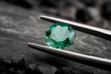 Schon Kleopatra glaubte an die verjüngende und verschönernde Wirkung des Smaragdes