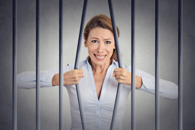 Straftaten gegen die Freiheit und den Frieden eines Menschen