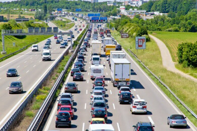 Für die Unterscheidung der Fahrerlaubnisklassen sind im Regelfall die PS-Zahl, das Gewicht und die Sitzplätze eines Fahrzeugs ausschlaggebend