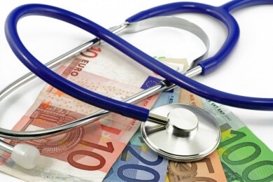 Es gibt viele Situationen, die mit unerwarteten Kosten daherkommen; ebenso kann es beimm Kauf von Lebensmitteln, Kleidung und Co einmal zu höheren Ausgaben kommen