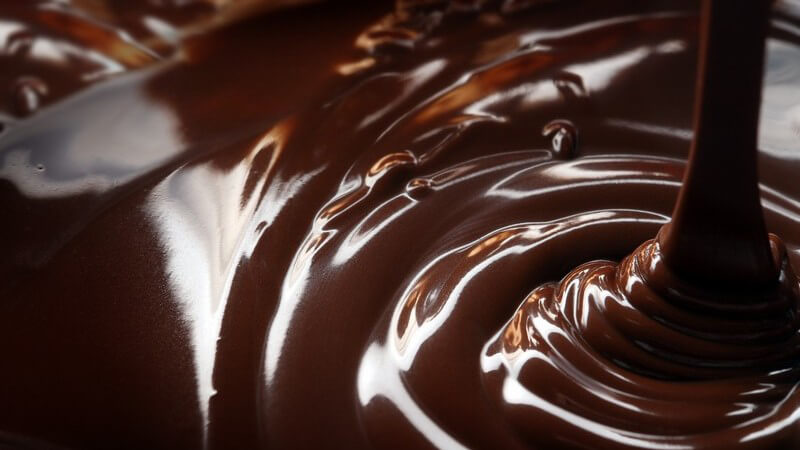 Die Schokolade gilt schon lange Zeit als köstliche Süßigkeit - heutzutage wird sie mitunter auch ausgestellt, gefeiert und hat zudem ein paar positive Auswirkungen auf den Körper