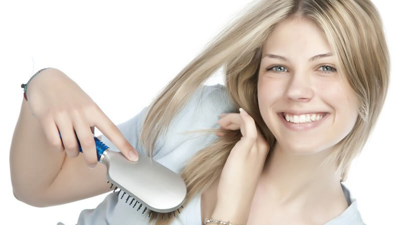 Wie Sie Ihre Haare mit Sesamöl und anderen Hausmitteln effektiv und günstig pflegen