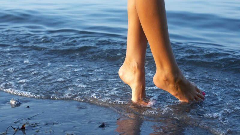 Anwendungen mit Salz aus dem Toten Meer - Vom entspannenden Bad bis zur reinigenden Gesichtsmaske