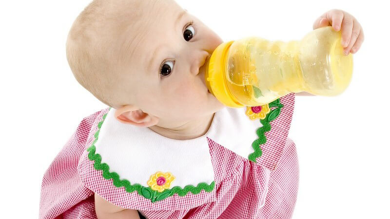 Zahnmediziner schlagen Alarm: Die in vielen Getränken enthaltene Zitronensäure E 330 greift die Zahngesundheit an