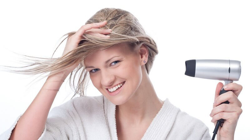 Volumen ins Haar bringen durch Schaumfestiger und für welche Frisuren und Haartypen ein Schaumfestiger geeignet ist