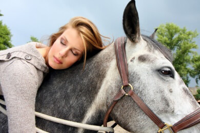 Hippotherapie - Wie läuft sie ab und bei welchen Krankheiten kann sie helfen?
