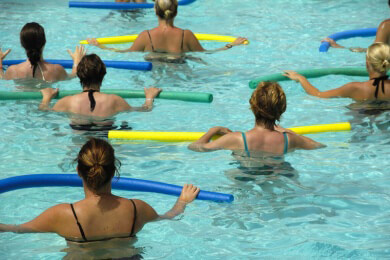 Aqua-Fitness - Anwendungsgebiete, Durchführung und Trainingsgeräte