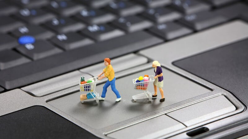 Das Shoppen im Internet ist sehr beliebt, sowohl in Online-Shops als auch auf Internetauktionen - Wir geben einen Überblick und Tipps, z.B. zum sicheren Umgang mit der Kreditkarte