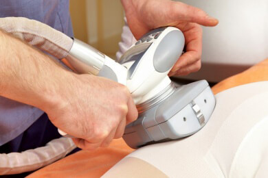 Interferenzmassage: Wirkung, Ablauf und Anwendungsgebiete