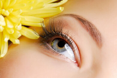 Wie man Augenbrauenstifte richtig verwendet und welche Farben zu meiner Augenfarbe passen