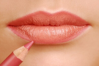 Welche Farbe des Lipliners passt? Anwendungstipps für die perfekte Lippenkontur