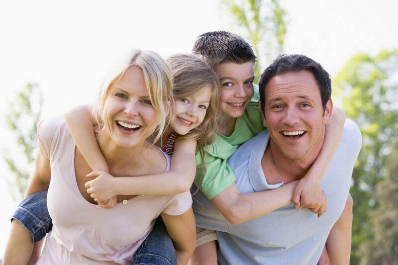 Familienfotos strahlen Sicherheit, Geborgenheit und Liebe aus Familienfotos strahlen Sicherheit, Geborgenheit und Liebe aus