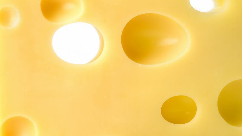 Für das Käsefondue eignen sich verschiedene Käsesorten, wie zum Beispiel der Appenzeller oder der Emmentaler