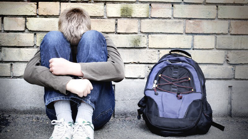 Viele Kinder erleben Stress und Angst beim Gang zur Schule