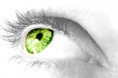 Augentattoo und Eyejewel: die neue Ära des Körperkults