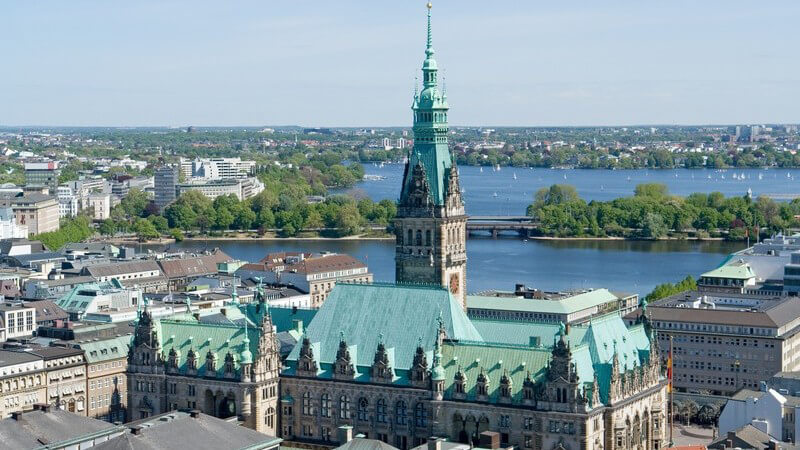 Sakralbauten gelten als zentrale Orte des Gottesdienstes - welche typischen Merkmale sie aufweisen und welche berühmte Bauwerke man besichtigen sollte, zeigen wir hier