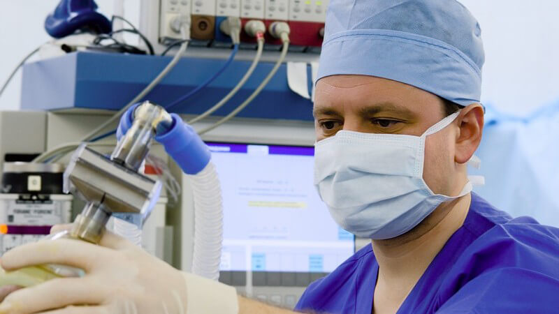 In welchen Bereichen Anästhesisten/Anästhesistinnen arbeiten und was sie machen