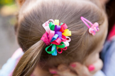 Haargummi-Variationen und wie man sie selbst verschönert