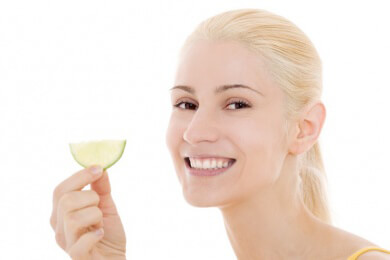 Der Kopf - Enthält das Hirn, die Sinnesorgane und Organe der Belüftung und der Nahrungsaufnahme