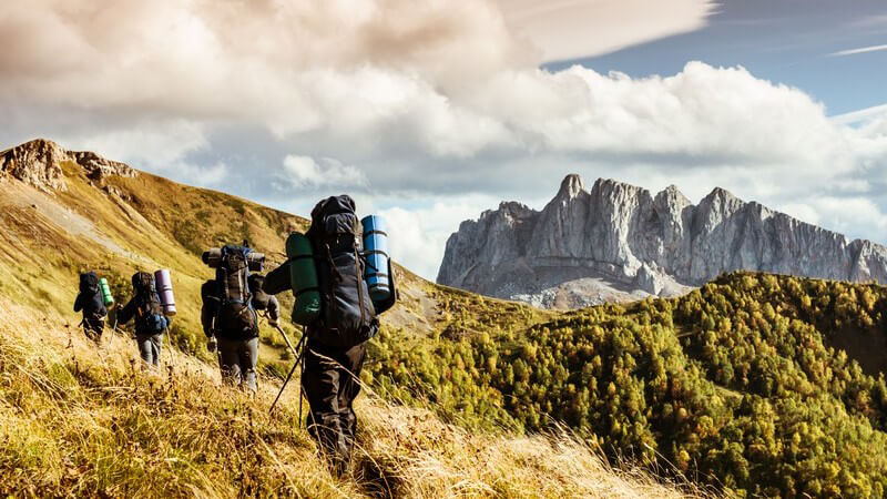 Die Anforderungen und Abläufe einer Bergsteigertour von Profis unterscheidet sich deutlich von denen der Anfänger - wir geben Tipps und Hinweise für die erste Tour