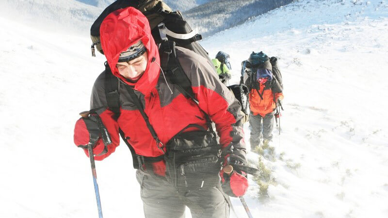 Das Erreichen persönlicher Grenzen, die Schönheiten der Natur, das verstärkte Gruppengefühl - das Bergsteigen - im Sommer oder Winter - bringt zahlreiche Vorzüge mit sich