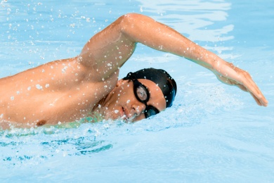 Übungen zum Erlernen und Verbessern des Kraulschwimmens und Wissenswertes zur richtigen Technik