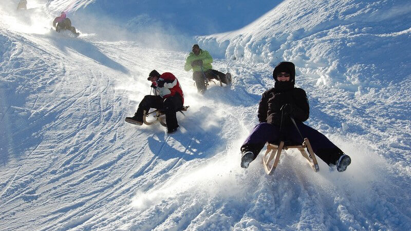 Der Unterschied zwischen Snowcycling und Rodeln und wo man die besten Pisten findet