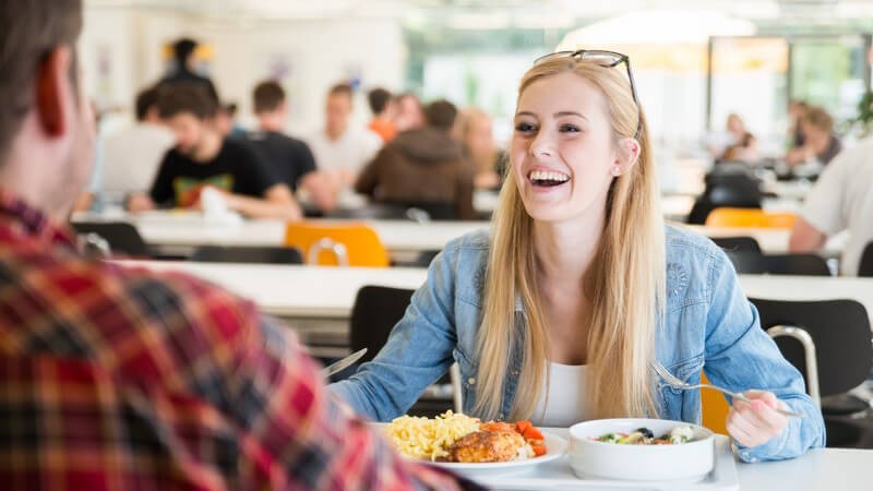 Aufbau der Fachhochschule und welche Berufsmöglichkeiten ein Studium mit sich bringt