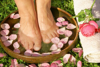 Was man für ein pflegendes Fußbad benötigt