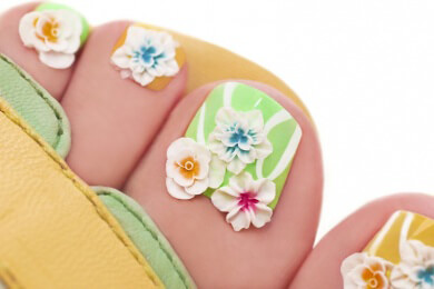 Klassisches und Extravagantes Fußnageldesign - Auffallen und überraschen