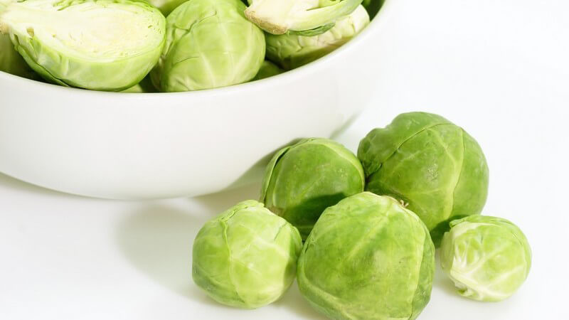 Nahaufnahme roher Rosenkohl