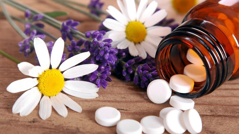 Schüssler-Salze neben Lavendel und Kamille