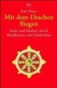Mit dem Drachen fliegen.